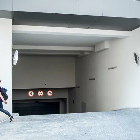 Targi Z Garazem I Silownia Poznan