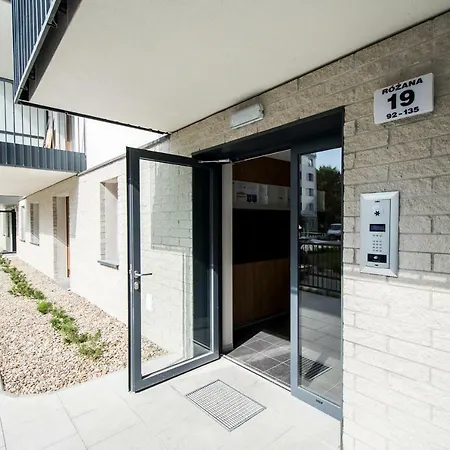 Targi Z Garazem I Silownia Appartement *