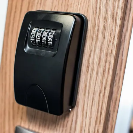 Targi Z Garazem I Silownia *