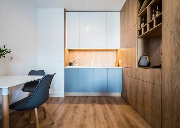 Targi Z Garazem I Silownia Apartment Poznan