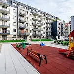 Targi Z Garazem I Silownia Апартаменти