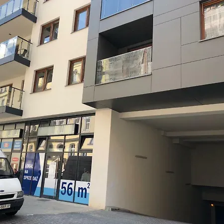 Targi Z Garazem I Silownia