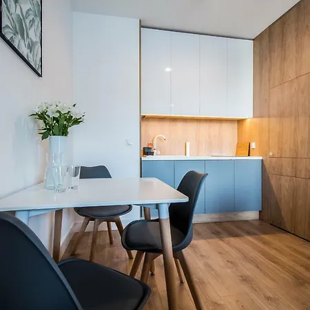 Targi Z Garazem I Silownia Познань