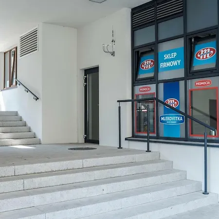 Targi Z Garazem I Silownia *