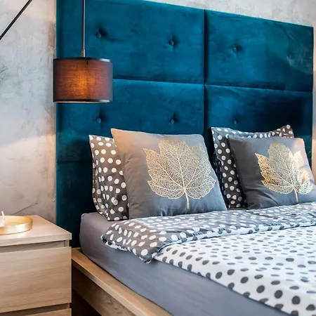 Targi Z Garazem I Silownia *