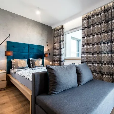 Targi Z Garazem I Silownia Познань