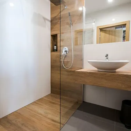 Targi Z Garazem I Silownia Познань