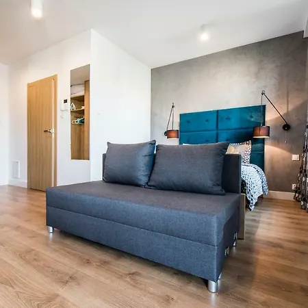 Targi Z Garazem I Silownia *