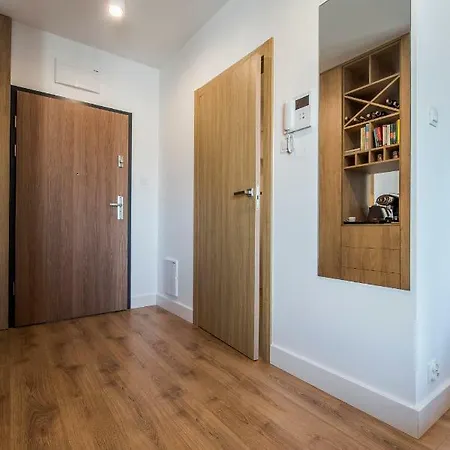 Апартаменти Targi Z Garazem I Silownia