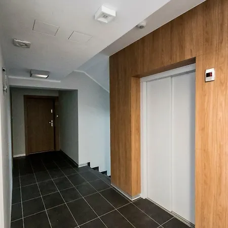 Apartament Targi Z Garażem I Siłownią *