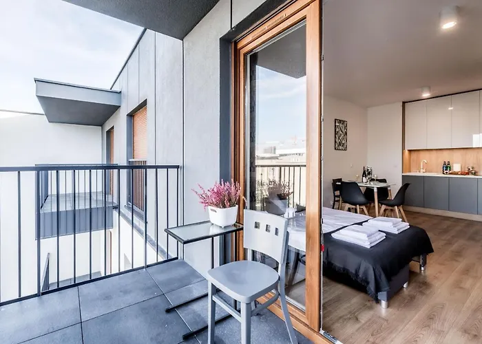 Targi Z Garazem I Silownia Apartman *